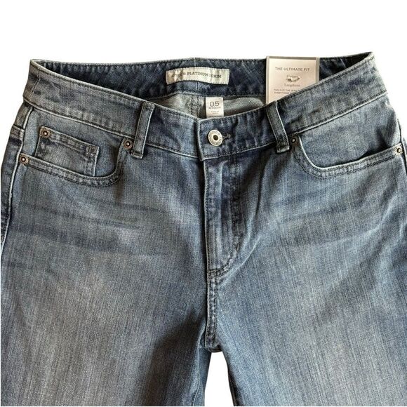 NEW Chico's Platinum Slim Leg Jeans in True Blue Wash Size 6 (chico's 0.5) - Picture 5 of 15